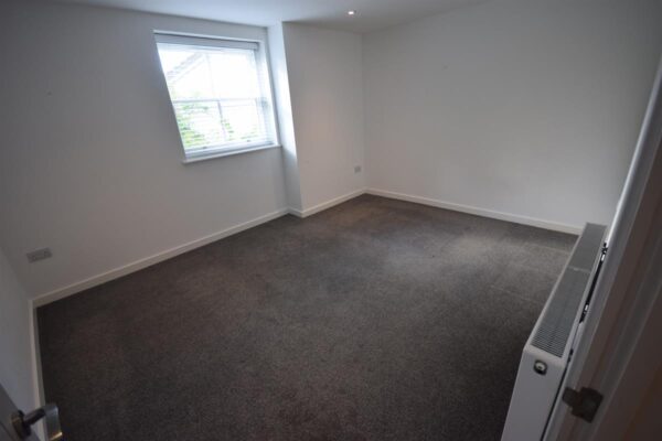 Flat 1,  Birmingham Road, Warwick