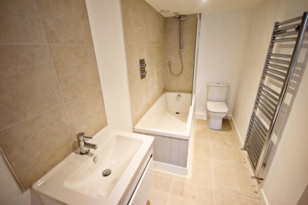 Flat 1,  Birmingham Road, Warwick