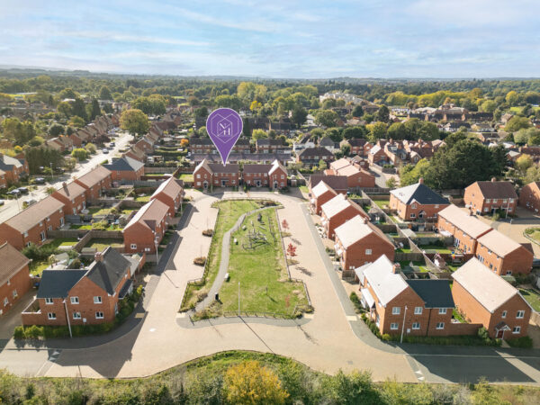 Claude Eliot Way, Tiddington, CV37