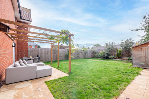 Claude Eliot Way, Tiddington, CV37