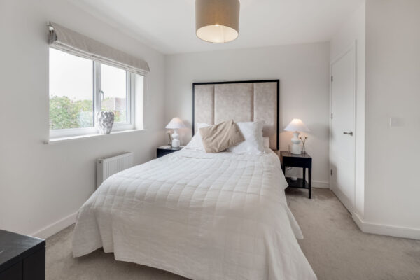 Claude Eliot Way, Tiddington, CV37