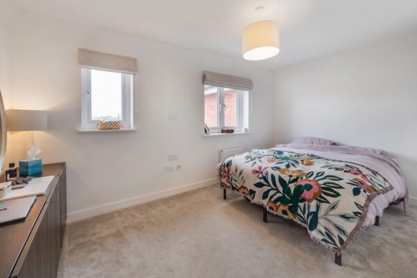 Claude Eliot Way, Tiddington, CV37