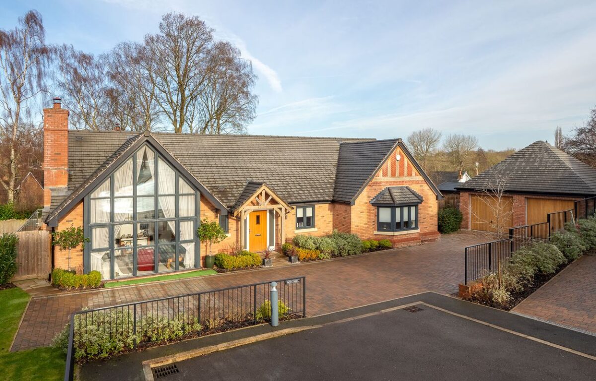 Photo of the house for sale done by Nikki Homes
