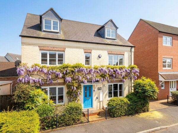 Congreve Way, Stratford - GARAGE and Parking