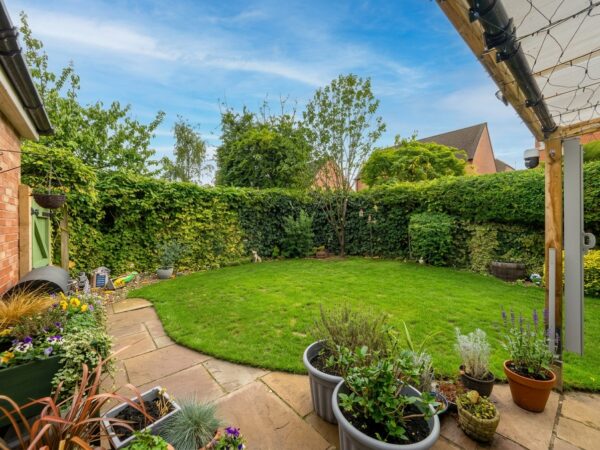 Congreve Way, Stratford - GARAGE and Parking