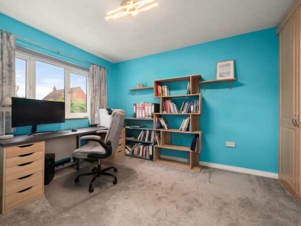 Congreve Way, Stratford - GARAGE and Parking