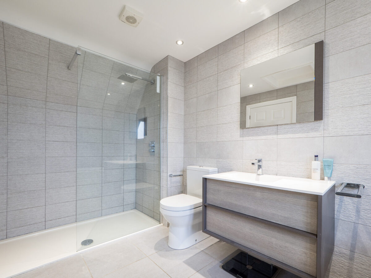 Dickens Heath Road, Shirley, B90