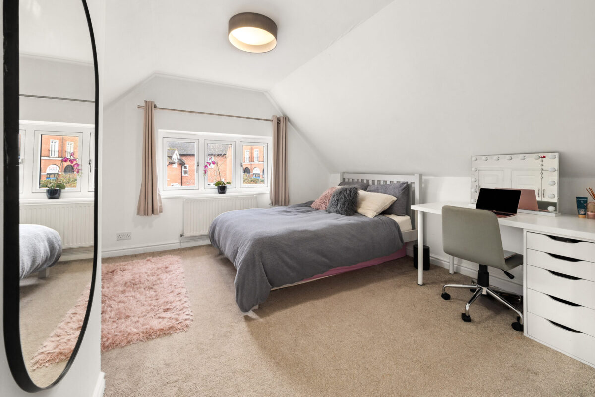 Dickens Heath Road, Shirley, B90