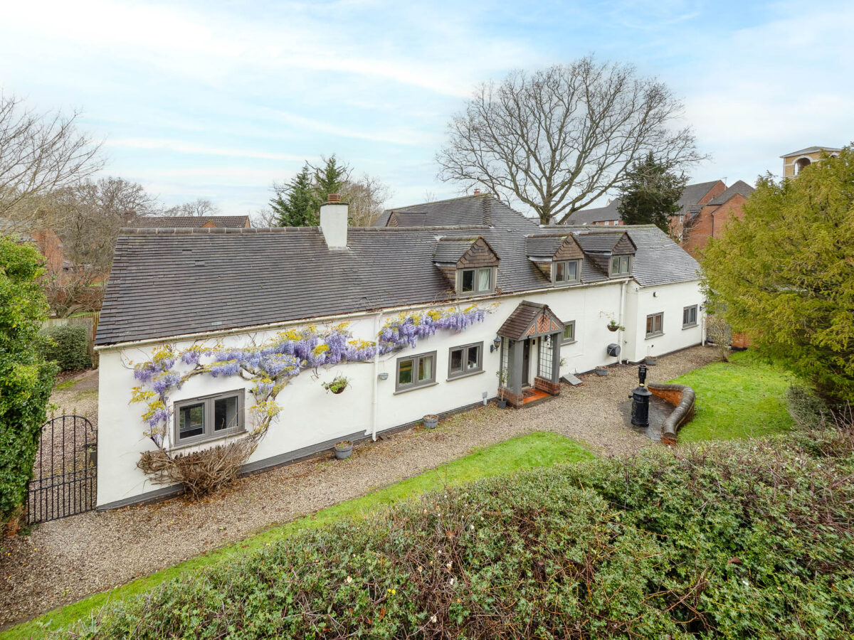 Dickens Heath Road, Shirley, B90