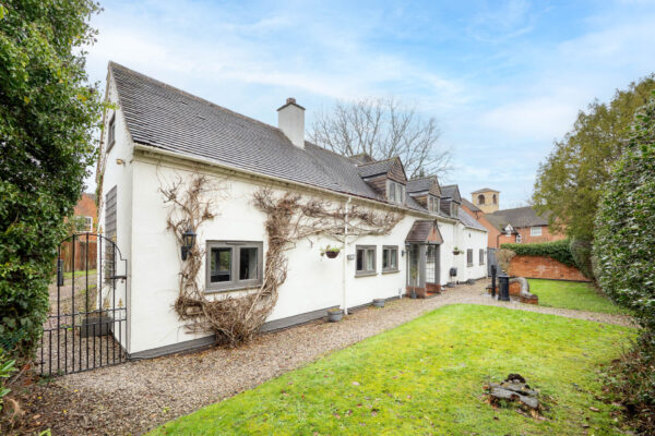 Dickens Heath Road, Shirley, B90