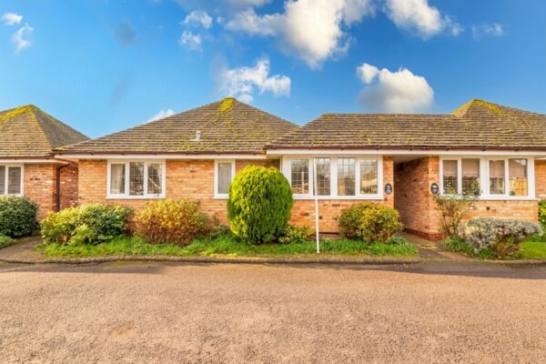 Avon Meadow Close, Stratford-Upon-Avon, CV37