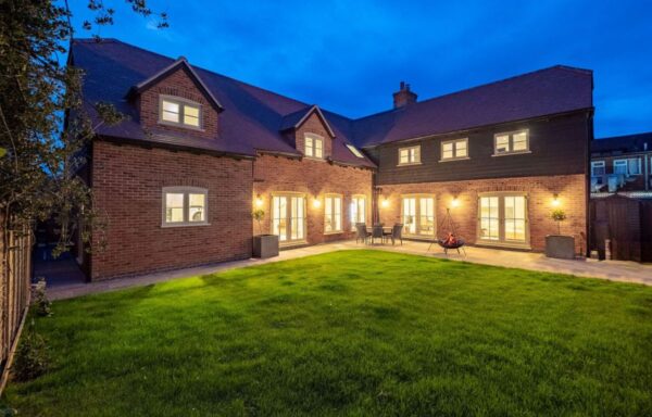 Midways, School Lane, Tiddington, Stratford-upon-Avon