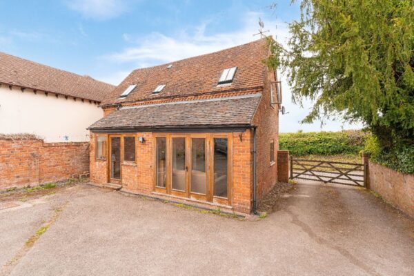 Stunning Cottage PLUS 2 BEDROOM Annexe and 3.4 Acres!