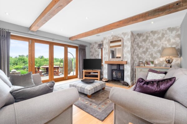 **STUNNING Home With FIELD VIEWS** Church Road, Snitterfield, Stratford-upon-Avon
