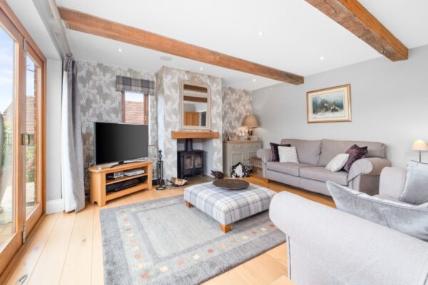 **STUNNING Home With FIELD VIEWS** Church Road, Snitterfield, Stratford-upon-Avon