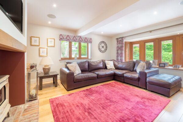 **STUNNING Home With FIELD VIEWS** Church Road, Snitterfield, Stratford-upon-Avon