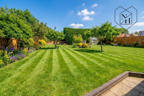 **RIVER VIEWS** Mill Lane, Welford on Avon