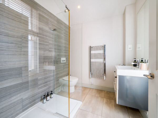 Clarendon Place, town Centre Location with one bedroom Annexe