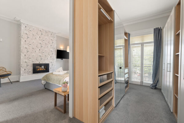Clarendon Place, town Centre Location with one bedroom Annexe