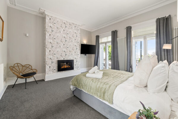 Clarendon Place, town Centre Location with one bedroom Annexe