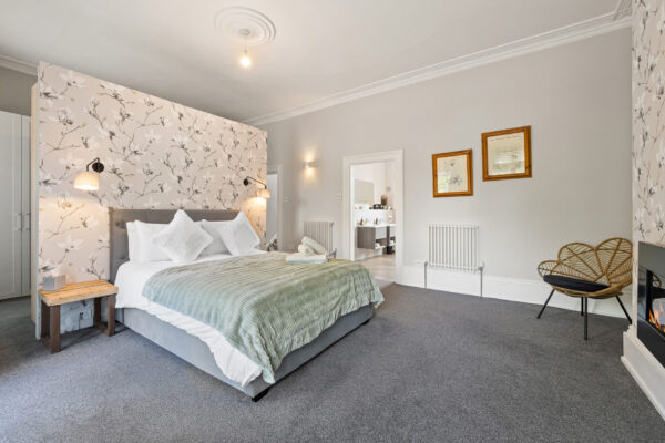Clarendon Place, town Centre Location with one bedroom Annexe