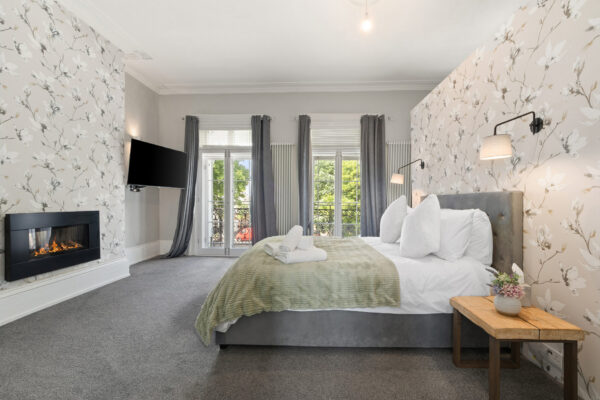 Clarendon Place, town Centre Location with one bedroom Annexe