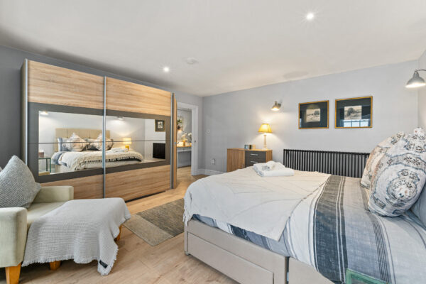 Clarendon Place, town Centre Location with one bedroom Annexe