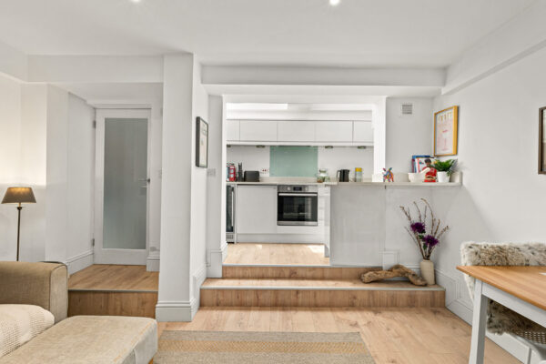 Clarendon Place, town Centre Location with one bedroom Annexe