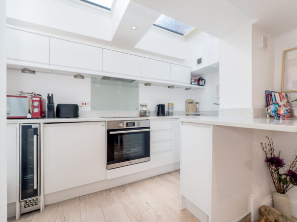 Clarendon Place, town Centre Location with one bedroom Annexe