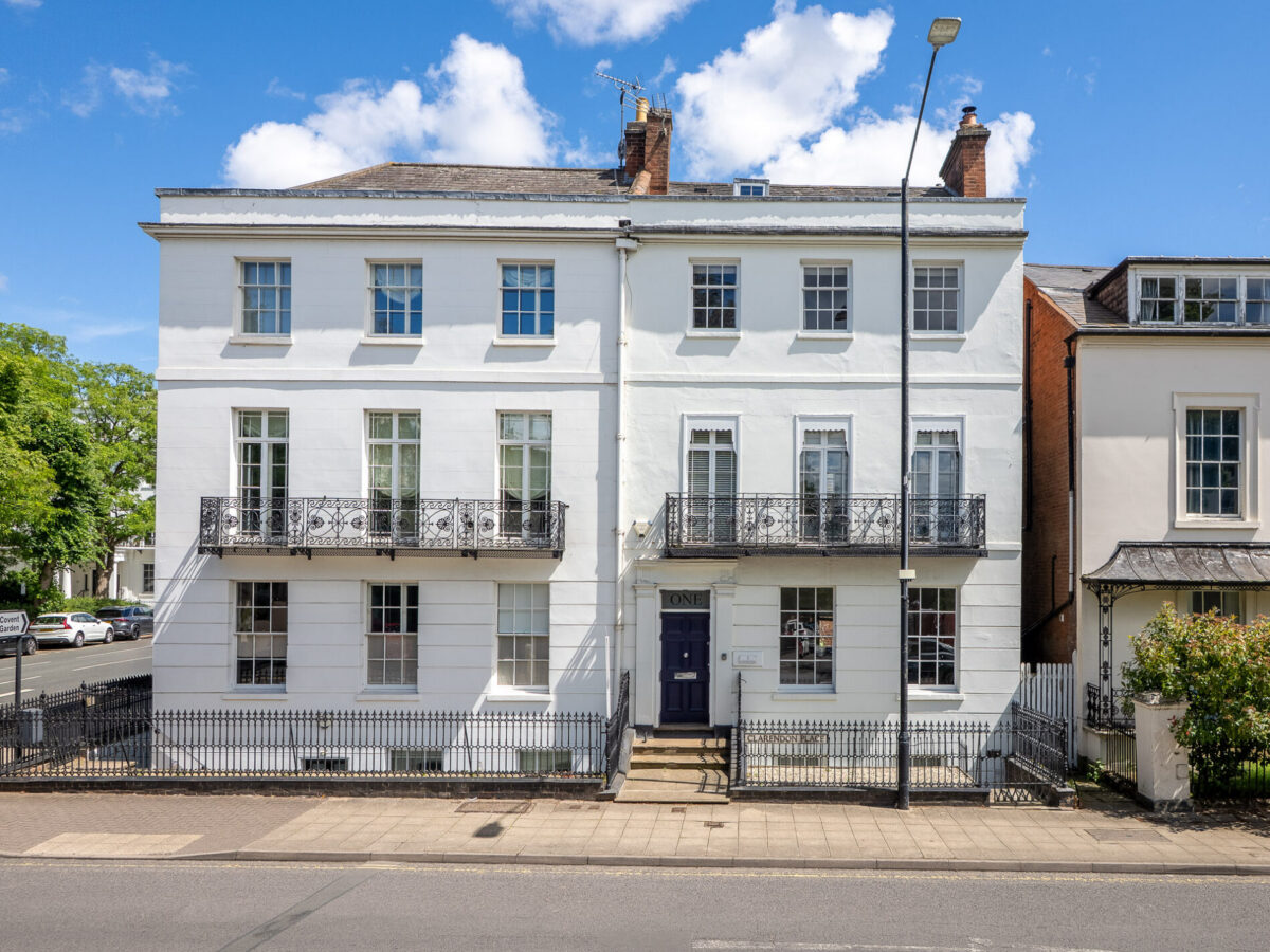 Clarendon Place, town Centre Location with one bedroom Annexe