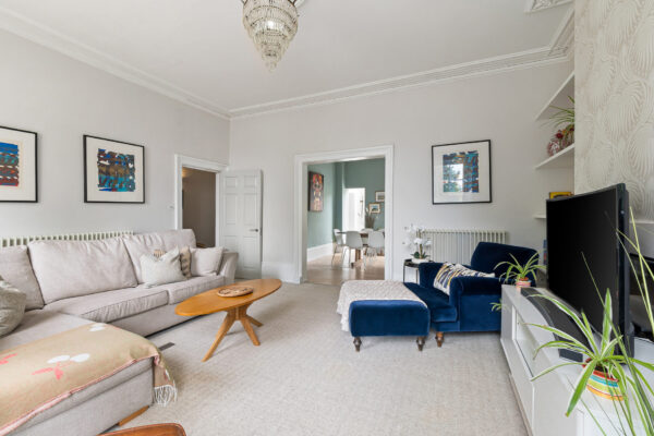 Clarendon Place, town Centre Location with one bedroom Annexe