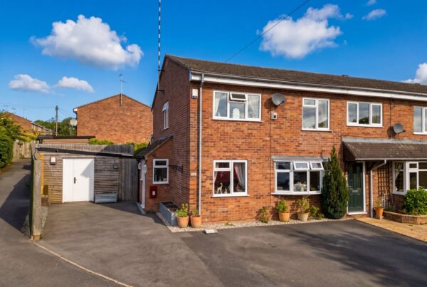Duttons Close, Snitterfield, CV37