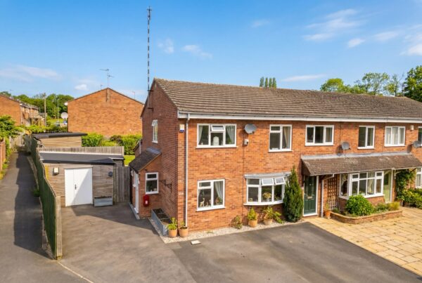 Duttons Close, Snitterfield, CV37