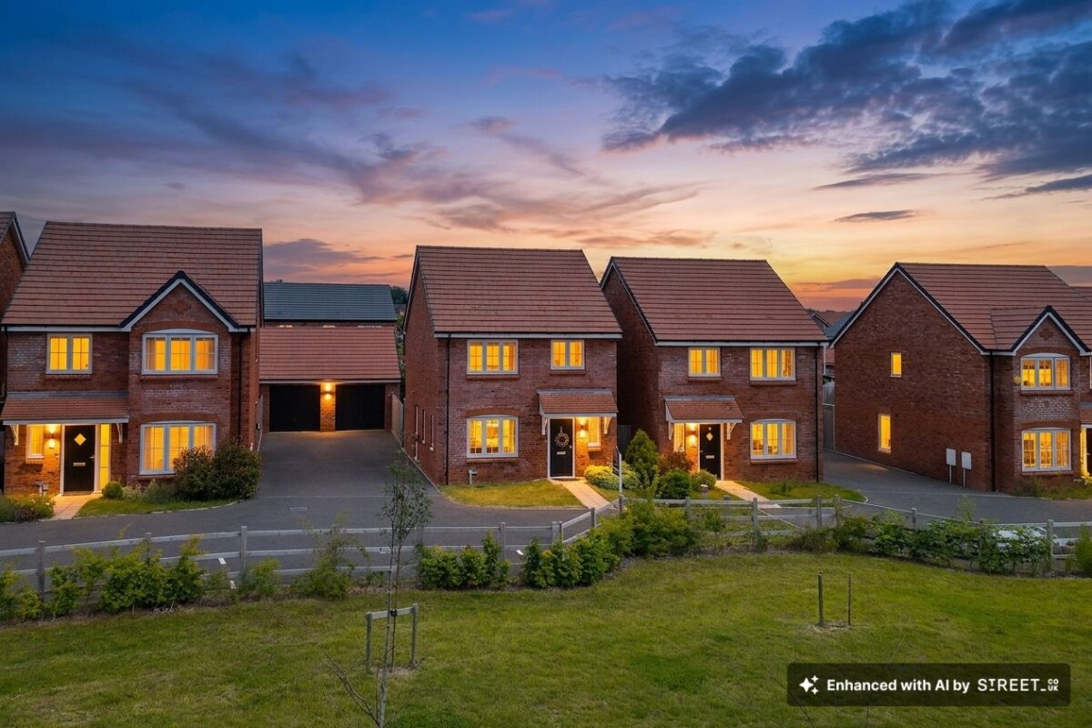 Phillips Way West, Hampton Magna, CV35