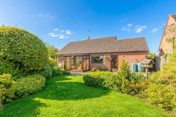 Woodward Court, Snitterfield, CV37
