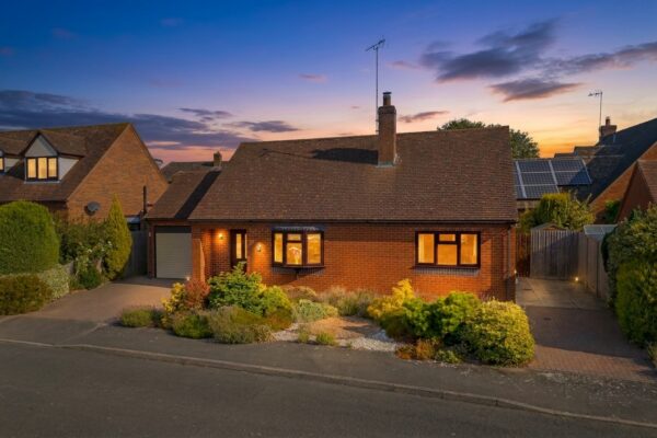 Woodward Court, Snitterfield, CV37