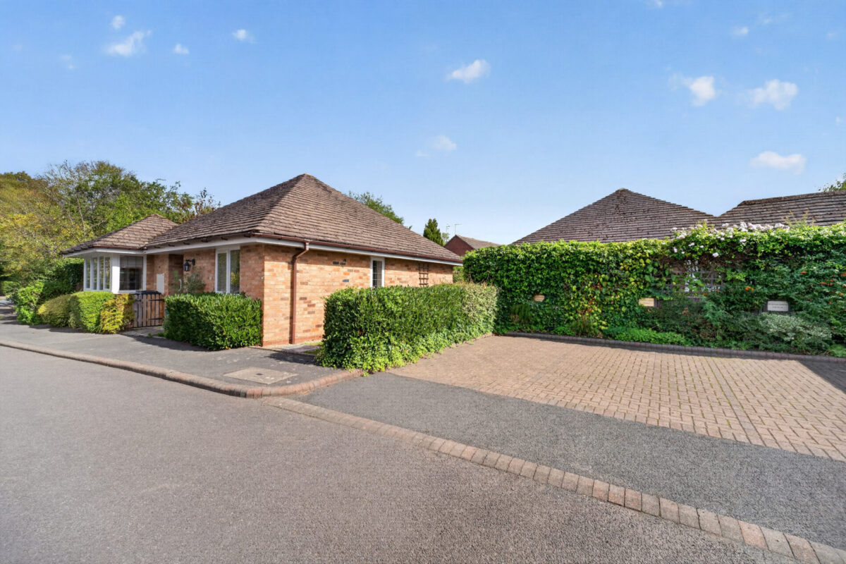 Avon Meadow Close, Stratford-Upon-Avon, CV37
