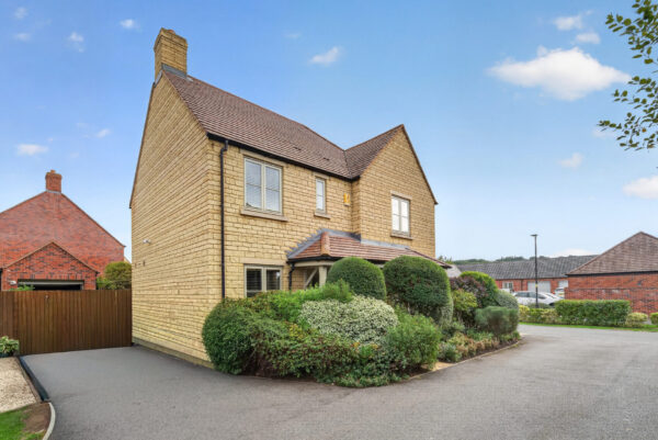 Red Fescue Close, Mickleton, GL55