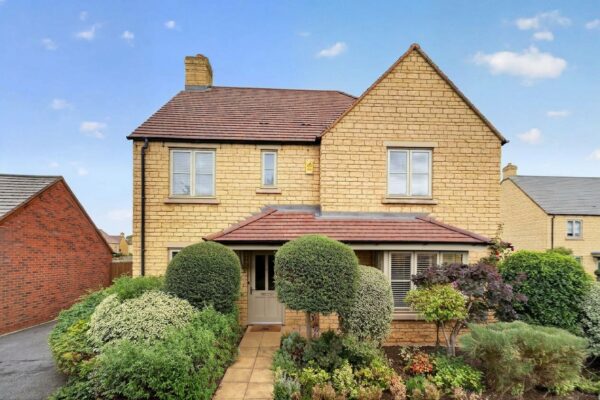 Red Fescue Close, Mickleton, GL55