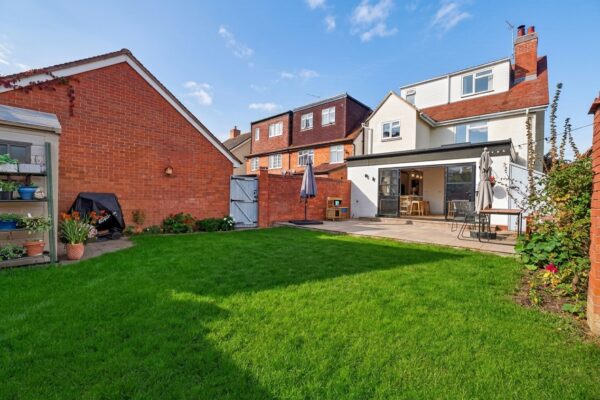 Evesham Road, Stratford-Upon-Avon, CV37