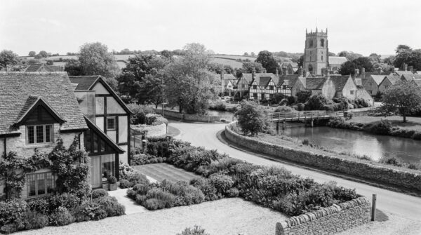 Welford upon Avon: A Local Guide to Village Life, Homes and Amenities